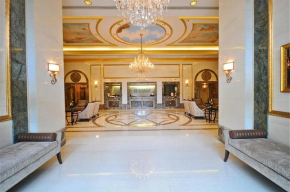  Vacation Rental Suites at Royal Garden Waikiki  Гонолулу
